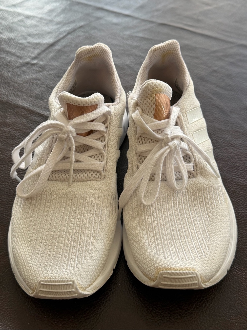 Adidas Women’s White Knit Athletic Sneakers Swift Run Lightweight size 8